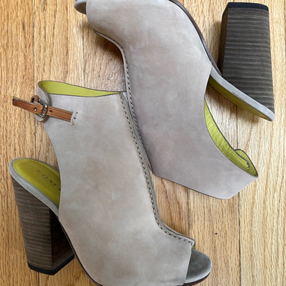 Coach Suede Peep Toe Slingback Block Heel Nude Beige Size 7